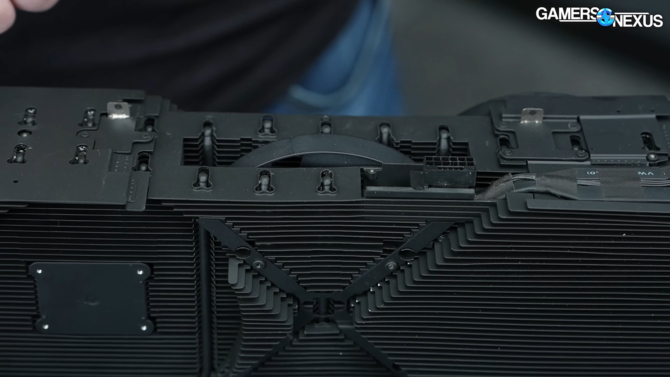 NVIDIA TITAN RTX - opublikowano wideo ukazujące elementy konstrukcji potężnego GPU, który nigdy nie doczekał się debiutu [3]