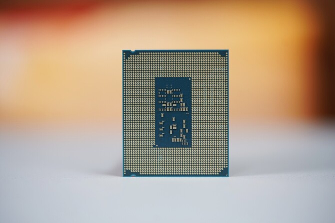Intel Core Ultra 5 230F - oto 10-rdzeniowy procesor Arrow Lake z unikalną konstrukcją odpromiennika ciepła [3]