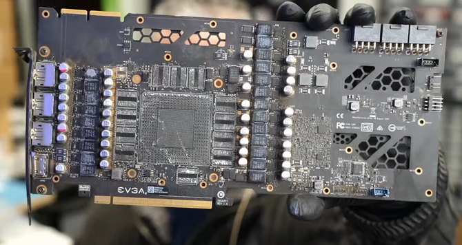 Do serwisu komputerowego trafił używany GeForce RTX 3090. Prawda o nim okazała się niezwykle zaskakująca [1]