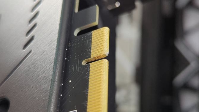 ASUS oferuje rekompensaty osobom z kartami uszkodzonymi przez mechanizm Q-Release Slim. Niestety tylko w Chinach [2]