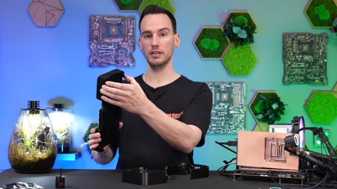 Der8auer prezentuje jeden z pierwszych bloków wodnych dla kart graficznych NVIDIA GeForce RTX 5090 Founders Edition [1]