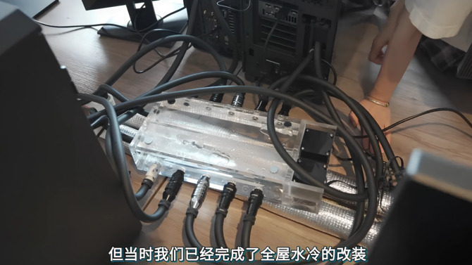 NVIDIA GeForce RTX 4090 schłodzony klimatyzacją osiąga bardzo niskie temperatury. Nie, to nie Prima Aprilis... [2]