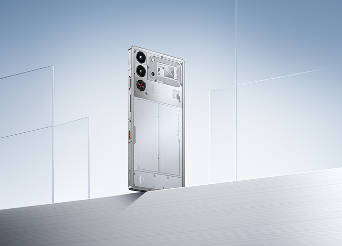 REDMAGIC 10 Pro - smartfon na pozór idealny. Snapdragon 8 Elite, aktywne chłodzenie i świetne ceny. Wady są ukryte gdzie indziej [3]