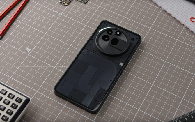 Znamy oficjalny wygląd smartfona Nothing Phone (3a). Premiera już niebawem - zapowiada się naprawdę ciekawie  [12]