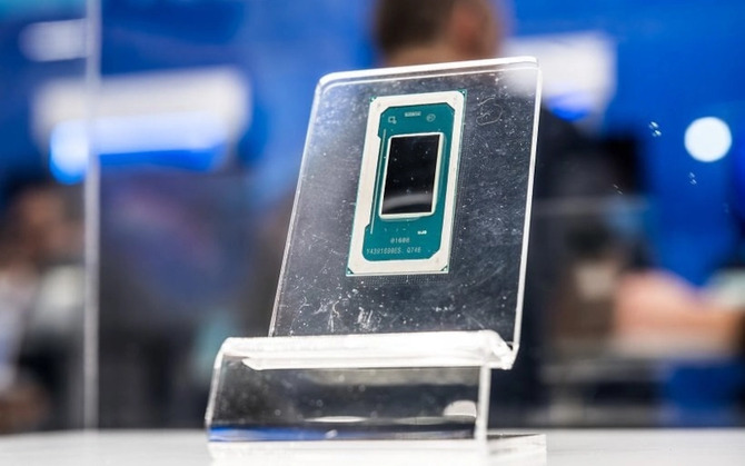 Intel Core Ultra 300 - sampel inżynieryjny z rodziny Panther Lake zaprezentowany na targach Embedded World 2025 [1]