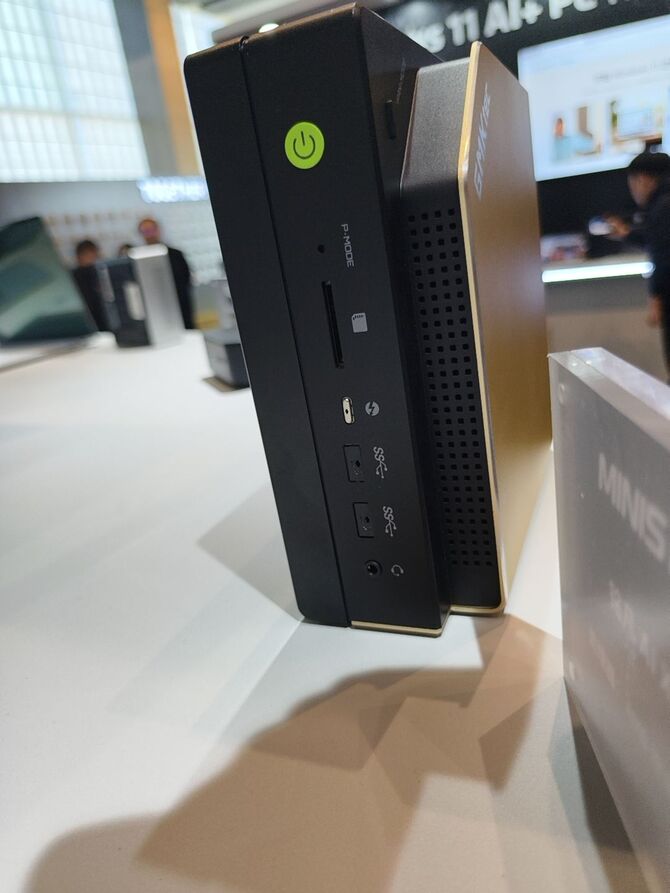GMKtec EVO-X2 - Zaprezentowano komputer klasy Mini PC z procesorem AMD Ryzen AI Max+ 395 i AMD Radeon 8060S [4]