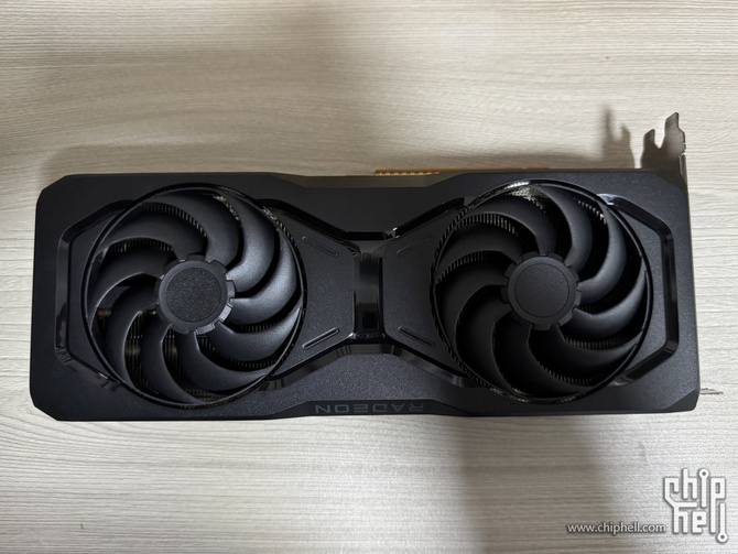 AMD Radeon RX 9070 w wersji referencyjnej doczekał się pierwszego testu. Układ spisuje się zaskakująco przewidywalnie [2]