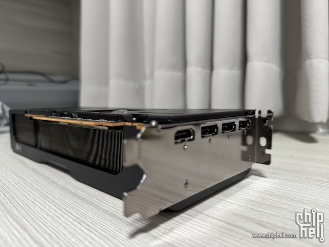 AMD Radeon RX 9070 w wersji referencyjnej doczekał się pierwszego testu. Układ spisuje się zaskakująco przewidywalnie [3]