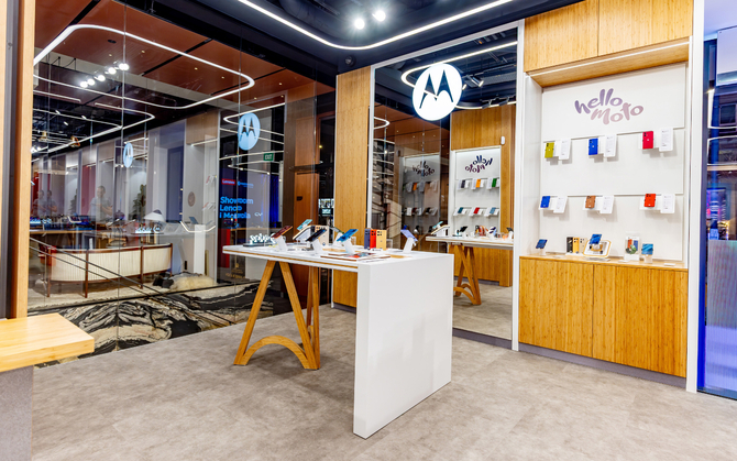 Lenovo i Motorola otworzyły swój pierwszy showroom w Polsce. Każdy może już odwiedzić placówkę w Warszawie [4]
