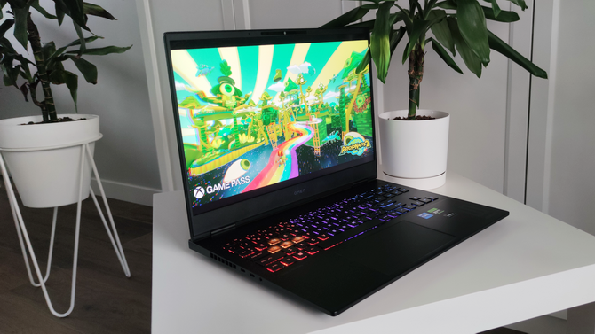Jakiego gamingowego laptopa wybrać? Sprawdzamy eleganckie modele OMEN Transcend kopia [nc1]
