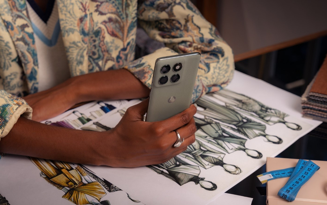Premiera smartfonów Motorola razr 60 ultra, razr 60, edge 60 pro i edge 60. Ciekawe wykończenie, Android 15 i moto ai na pokładzie [20]
