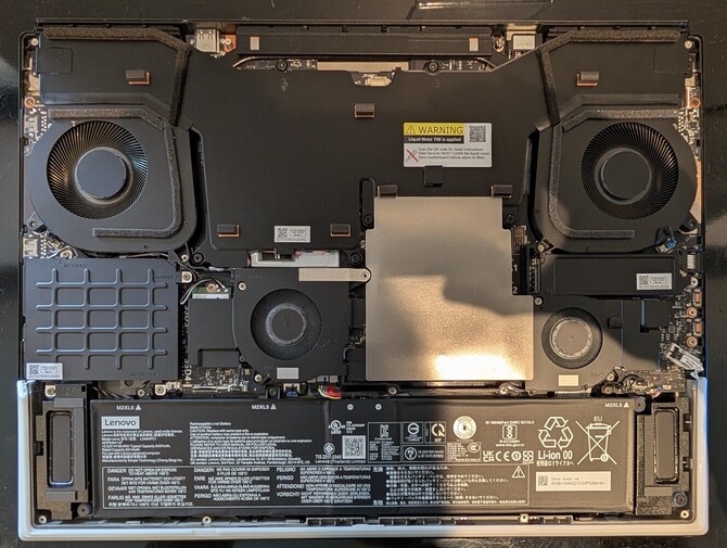 Lenovo Legion 9i 10. gen - Nadchodzi topowy notebook z Intel Core Ultra 9 275HX, NVIDIA GeForce RTX 5090 oraz z 4 wentylatorami [4]