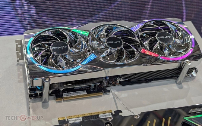PNY prezentuje chromowane karty graficzne GeForce RTX 5000 z autografem CEO NVIDIA Jensena Huanga [2]