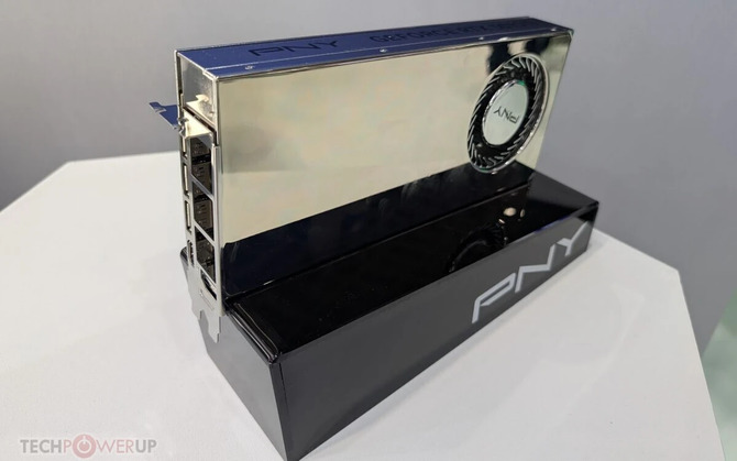 PNY prezentuje chromowane karty graficzne GeForce RTX 5000 z autografem CEO NVIDIA Jensena Huanga [3]