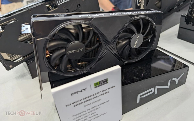 PNY prezentuje chromowane karty graficzne GeForce RTX 5000 z autografem CEO NVIDIA Jensena Huanga [5]