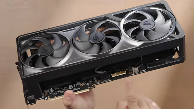 ASUS chwali się wytrzymałością gniazda GC-HPWR w standardzie BTF 2.5, które znacząco przewyższa 12V-2x6 [1]