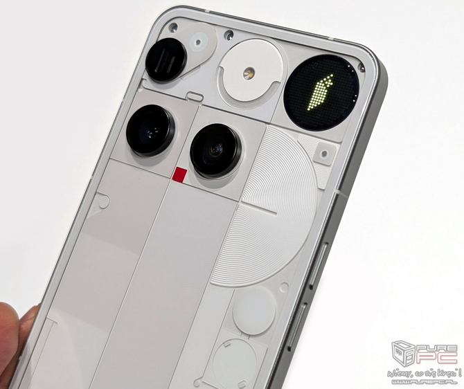 Nothing Phone (3) to bardzo... oryginalny smartfon. Snapdragon 8s Gen 4, Glyph Matrix i Android 15. Relacja prosto z Londynu [3]
