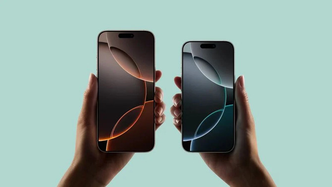 Smartfony Apple iPhone 17 Pro oraz iPhone 17 Air uchwycone na zdjęciach. Potwierdza się kontrowersyjny design urządzeń [1]