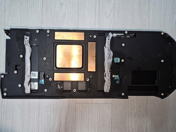 AMD planowało wydanie układu RDNA 3 mającego rywalizować z GeForce RTX 4090? Mamy zdjęcia prototypowego chłodzenia [4]