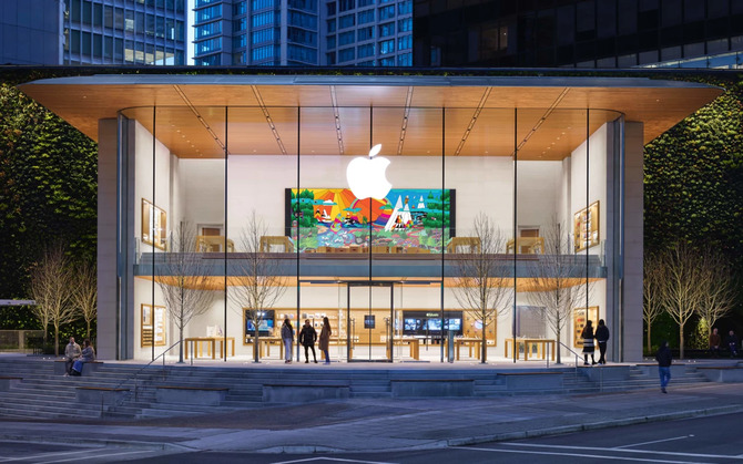 Oto Sam Sung, były pracownik Apple, który stał się internetową sensacją. Po latach zmienił nazwisko, ale nie obyło się bez stresu [2]