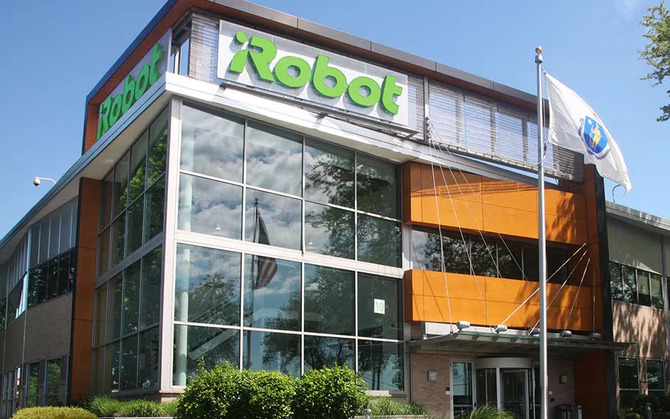 Znasz serię Roomba? Jej twórca, iRobot, oddaje się w ręcę kogoś innego. Firma od robotów sprzątających ma zostać przejęta [1]