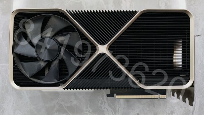 NVIDIA RTX TITAN Ada - w sieci pojawił się kolejny prototyp 4-slotowej karty graficznej o mocarnej specyfikacji [3]