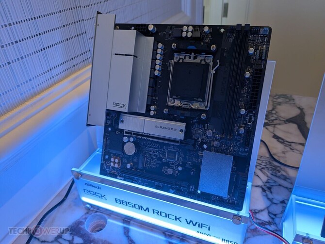 ASRock prezentuje odświeżone płyty główne z serii Challenger i Rock dla procesorów Intela i AMD na targach CES 2026 [7]