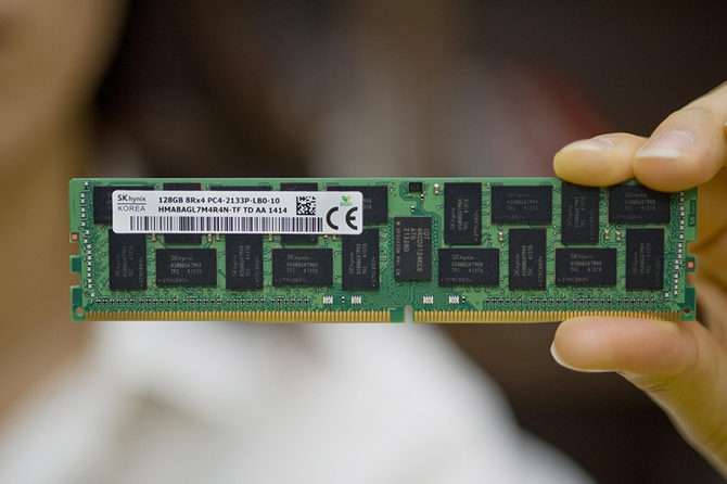 Pamięć RAM DDR4 drożeje coraz szybciej. W styczniu 2026 roku przegoniła pod tym względem DDR5 [1]