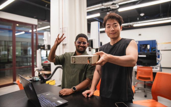 NVIDIA DGX Spark z nową aktualizacją systemu, która zwiększa kompatybilność i efektywność energetyczną mini PC [2]