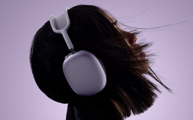 Prezentajca Apple AirPods Max 2 - słuchawki nauszne z lepszym ANC, funkcjami i dźwiękiem. Specyfikacja, porównanie i cena [1]
