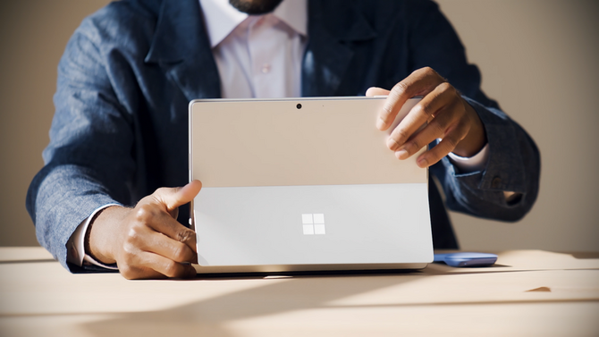 Microsoft Surface Laptop 8 oraz Surface Pro Gen.12 - Nowe laptopy z procesorami Intel Panther Lake na pokładzie [2]