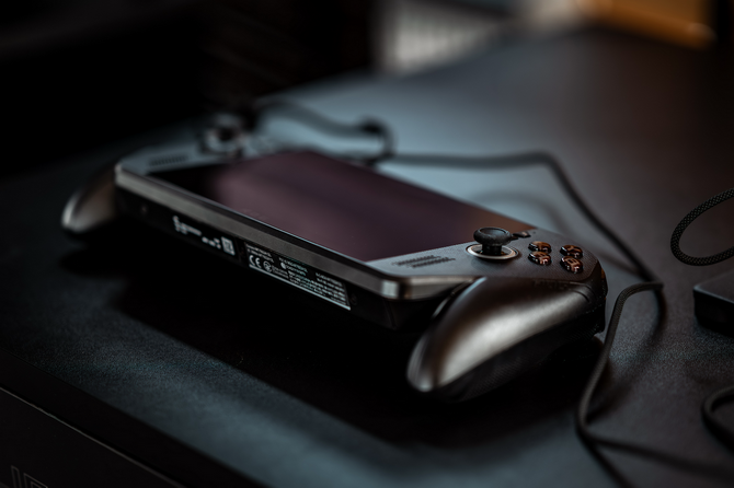 20 lat marki ROG. Piękna płyta główna ASUS ROG Crosshair 2006, okulary ASUS ROG Xreal R1 i inne smakołyki [nc1]