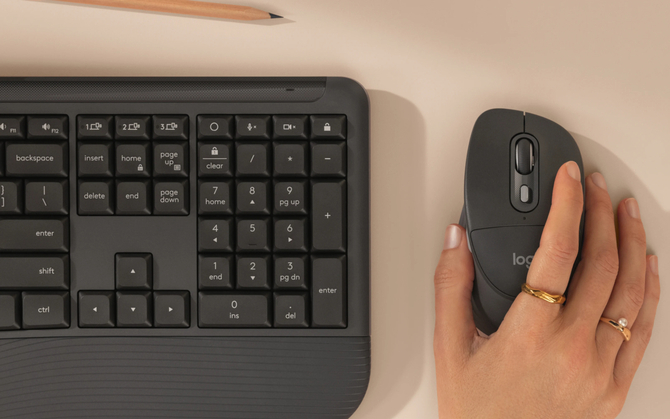 Logitech Signature Comfort Plus - akcesoria stawiające na komfort. Pierwsza myszka firmy z poduszką i klawiatura z podparciem [1]