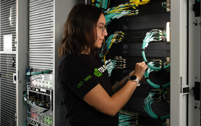 NVIDIA rozwija centrum AI na Tajwanie mimo inwestycji w USA, gdyż tam nadal jest rdzeń łańcucha dostaw [3]