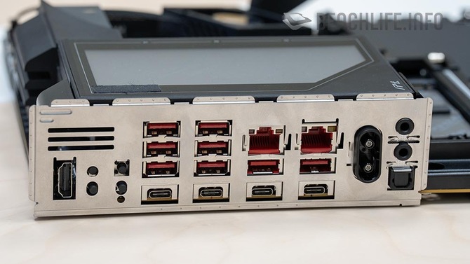 Gigabyte pokazał pierwszą płytę główną Z990 dla procesorów Intel Nova Lake-S. Ma aż trzy gniazda zasilania 8-pin EPS [4]