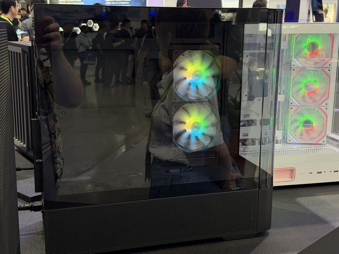 Co ciekawego pokazała firma FSP na targach Computex 2026? Zasilacz o mocy 3300 W, nowe obudowy i systemy chłodzenia [nc1]