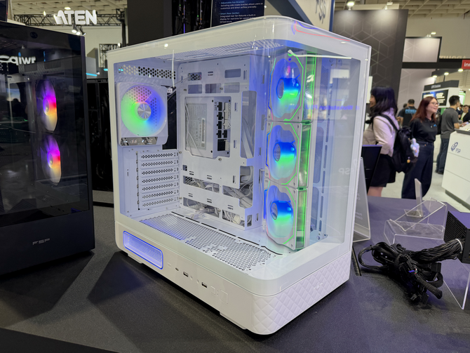 Co ciekawego pokazała firma FSP na targach Computex 2026? Zasilacz o mocy 3300 W, nowe obudowy i systemy chłodzenia [nc1]