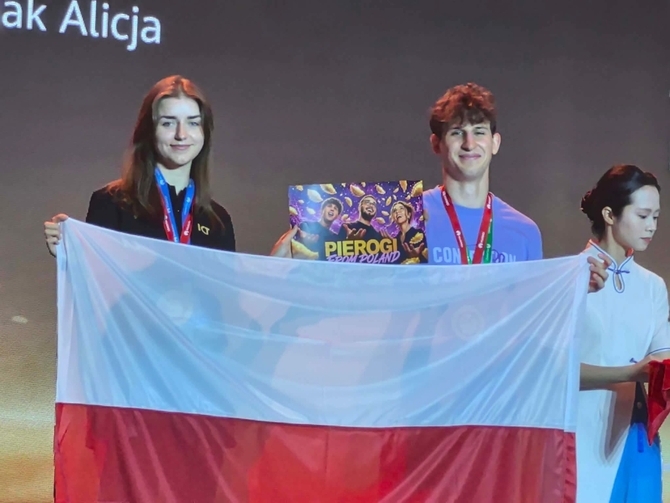Światowy finał ICT Competition 2025–2026. Polskie zespoły wygrały w chmurze i sieciach, punktowało też AI [2]