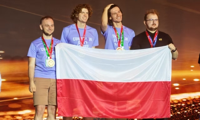 Światowy finał ICT Competition 2025–2026. Polskie zespoły wygrały w chmurze i sieciach, punktowało też AI [3]