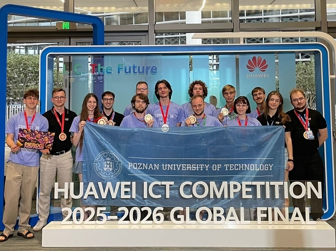 Światowy finał ICT Competition 2025–2026. Polskie zespoły wygrały w chmurze i sieciach, punktowało też AI [1]