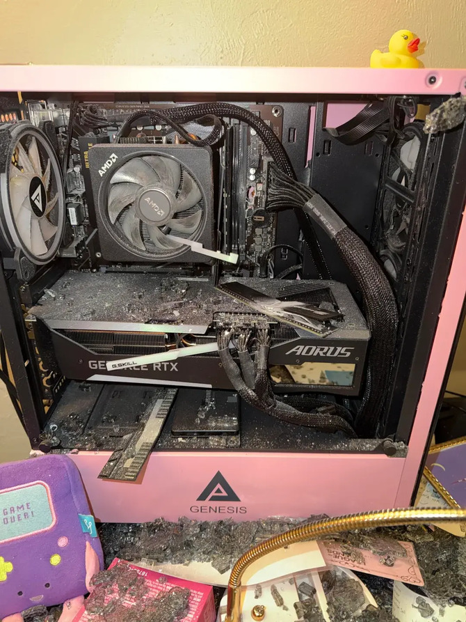 G.SKILL Trident Z RGB kontra... pocisk. Absurdalny incydent zakończył się zniszczonym komputerem [2]