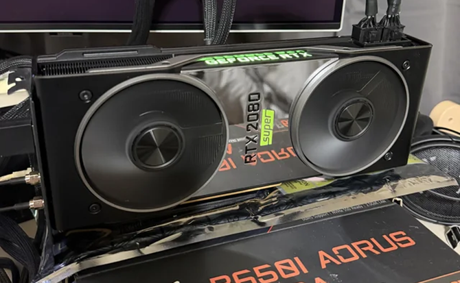 NVIDIA szykowała konsumencką wersję układu TITAN RTX? Niewydany GeForce RTX 2080 Ti SUPER odnaleziony po latach [1]