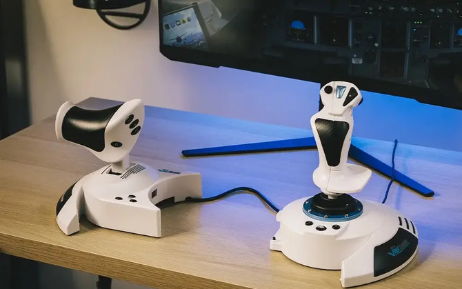 T.Flight Hotas 5 Microsoft Flight Simulator Edition. Thrustmaster przenosi znaną konstrukcję na PS5 i dokłada wyższą precyzję [1]
