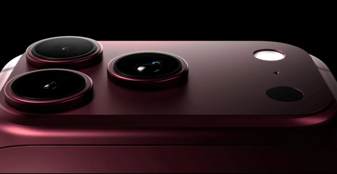 7-calowy iPhone może stać się faktem. Apple ma testować ogromny panel dla topowego modelu na 2027 rok [2]