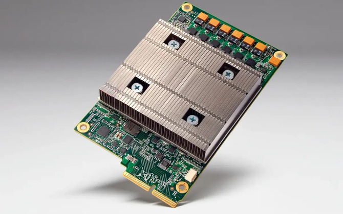 Google szykuje Frozen v2. Chip pod Gemini ma dać 6–10x więcej tokenów z wata niż obecne TPU [2]