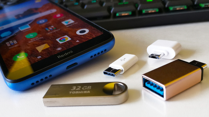 Jak podłączyć pendrive do smartfona z wyjściem USB-C i microUSB [9]