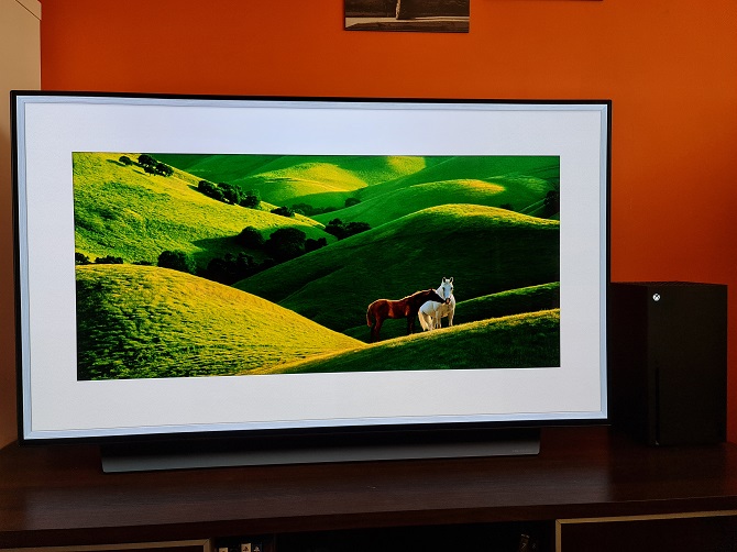 Telewizor 4K LG OLED C1 z konsolą Xbox Series X to doskonałe połączenie dla graczy stawiających na jakość obrazu i wydajność [nc1]