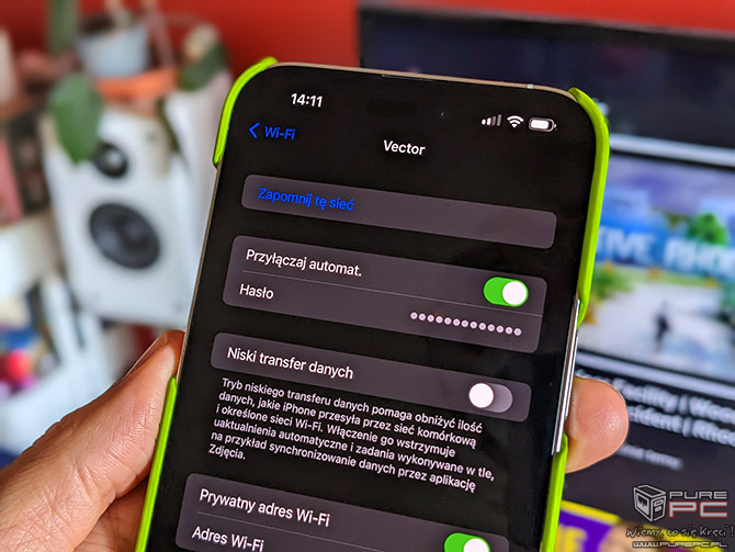 Jak sprawdzić hasło do WiFi w telefonie z Androidem i iPhone? Poradnik dla początkujących [nc1]