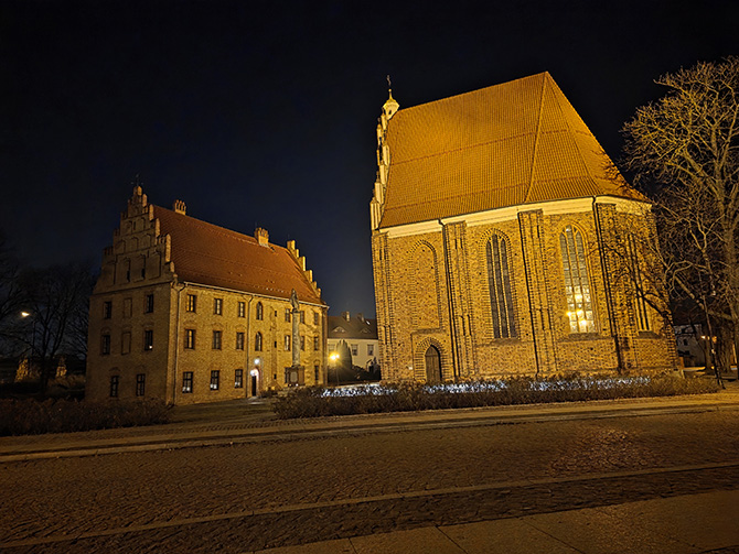 Porównanie jakości aparatów w smartfonach Samsung Galaxy S25 Ultra i Galaxy S24 Ultra. Sprawdź, który robi lepsze zdjęcia i filmy [nc1]