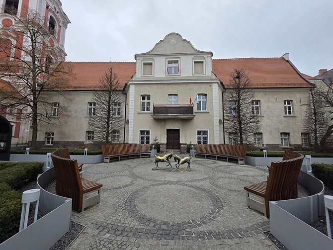 Porównanie jakości aparatów w smartfonach Samsung Galaxy S25 Ultra i Galaxy S24 Ultra. Sprawdź, który robi lepsze zdjęcia i filmy [nc1]